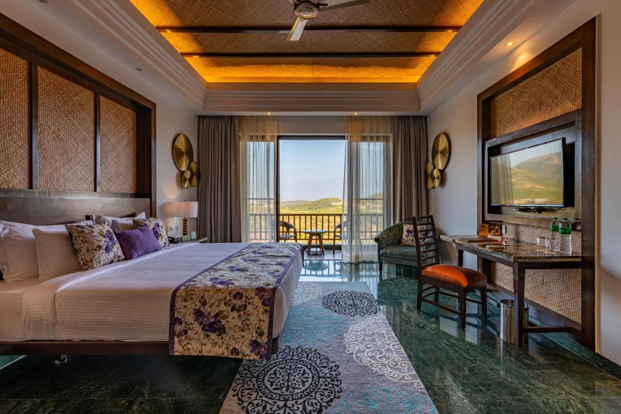 The Ananta Udaipur Hotel Bagian luar foto