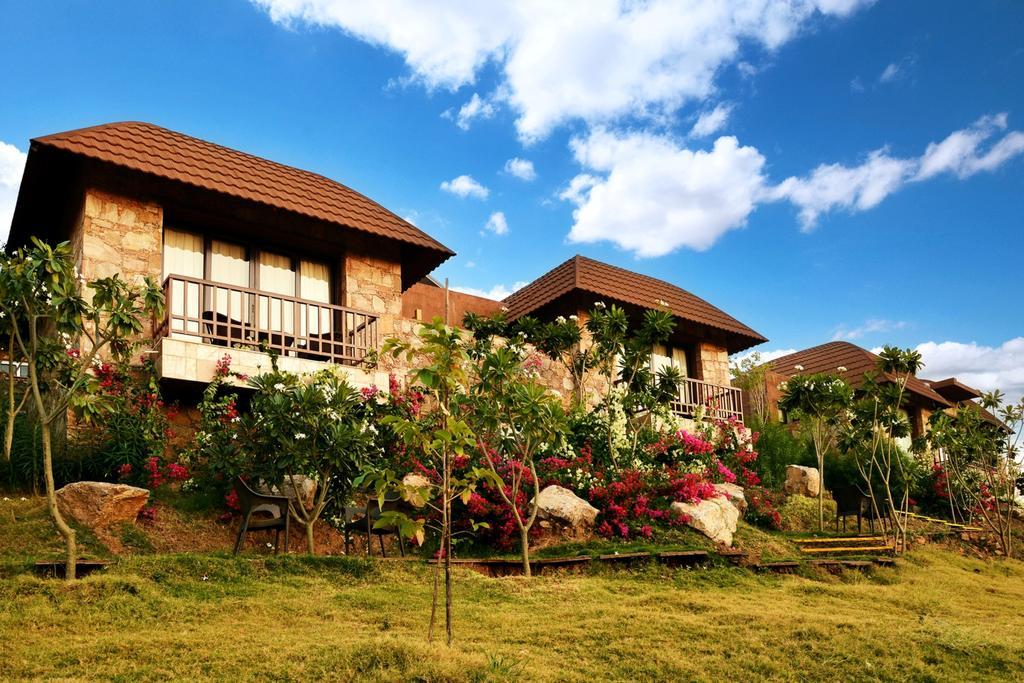 The Ananta Udaipur Hotel Bagian luar foto