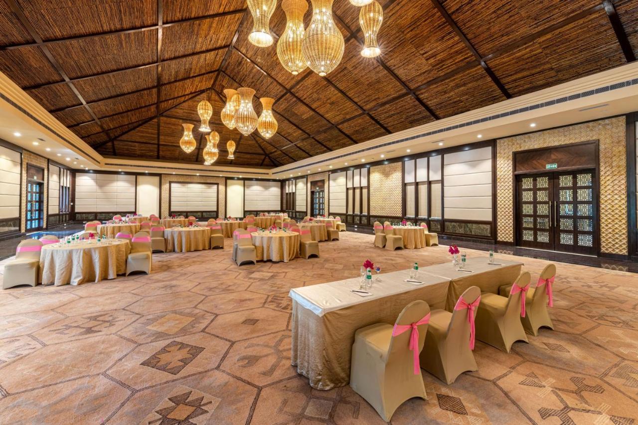 The Ananta Udaipur Hotel Bagian luar foto