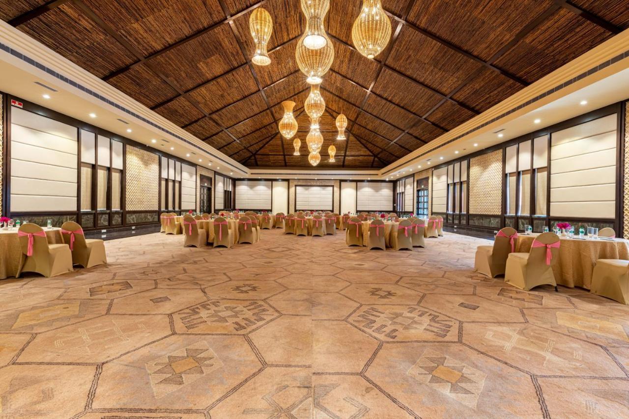 The Ananta Udaipur Hotel Bagian luar foto